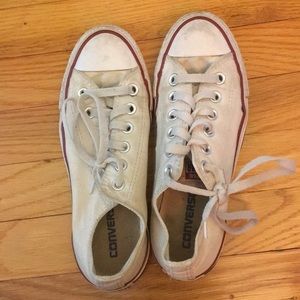 Women’s White Coverse Lowtops Size 6.5